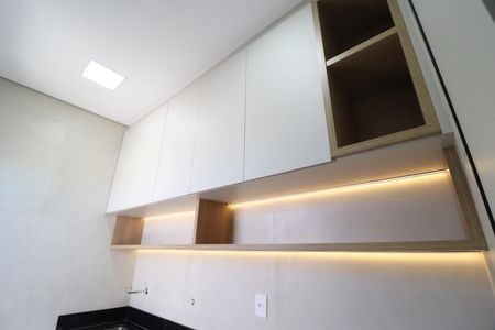 Casa de condomínio para alugar com 400m², 4 quartos e 6 vagasÁrea de Serviço
