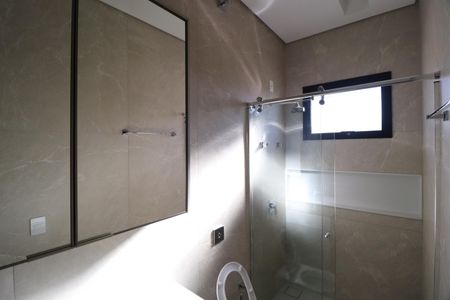 Casa de condomínio para alugar com 400m², 4 quartos e 6 vagasBanheiro do Quarto 4