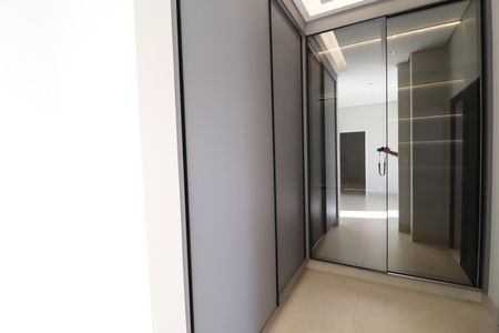 Casa de condomínio para alugar com 400m², 4 quartos e 6 vagasQuarto 3 - Suíte