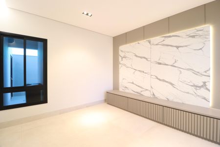 Sala de TV de casa de condomínio para alugar com 4 quartos, 400m² em Jardim das Palmeiras, Uberlândia