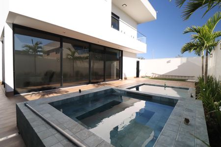 Casa de condomínio para alugar com 400m², 4 quartos e 6 vagasPiscina
