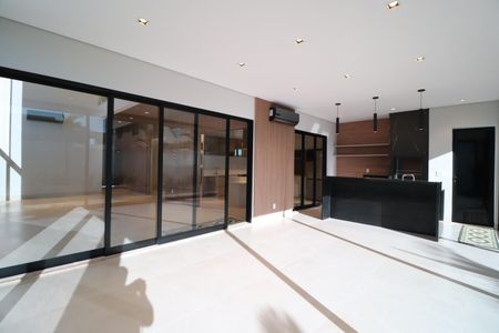 Casa de condomínio para alugar com 400m², 4 quartos e 6 vagasVaranda gourmet