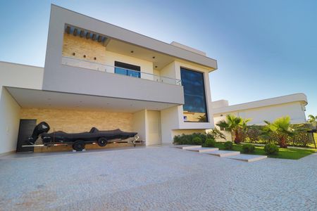 Casa de condomínio para alugar com 400m², 4 quartos e 6 vagasFachada