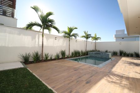 Casa de condomínio para alugar com 400m², 4 quartos e 6 vagasPiscina