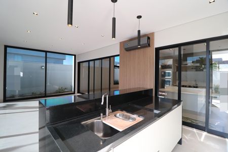 Casa de condomínio para alugar com 400m², 4 quartos e 6 vagasVaranda gourmet