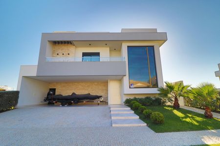Casa de condomínio para alugar com 400m², 4 quartos e 6 vagasFachada