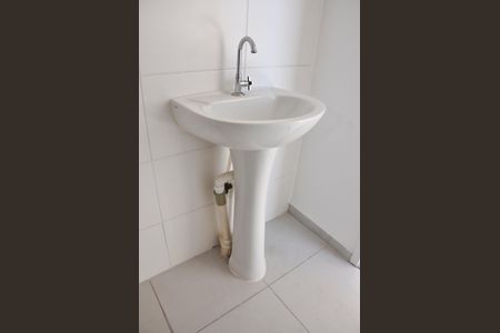 Apartamento para alugar com 40m², 2 quartos e sem vaga Apartamento para alugar com 40m², 2 quartos e sem vagaDetalhe - Banheiro Social