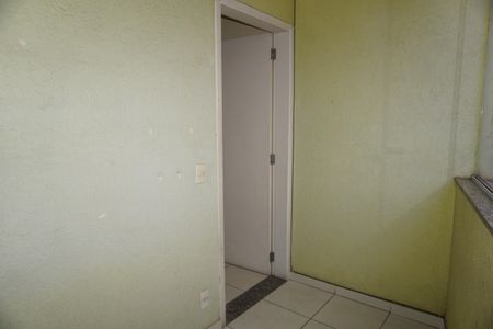 Varanda de casa para alugar com 1 quarto, 32m² em Jardim Santa Tereza Novo, Embu das Artes