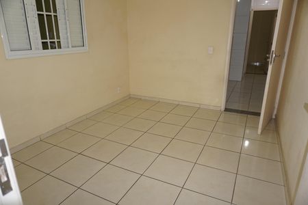 Sala de casa para alugar com 1 quarto, 32m² em Jardim Santa Tereza Novo, Embu das Artes