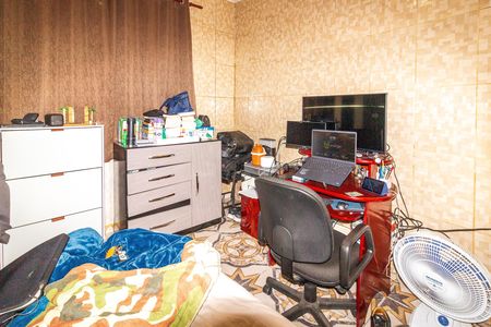 Casa à venda com 64m², 4 quartos e sem vaga Casa à venda com 64m², 4 quartos e sem vagaQuarto