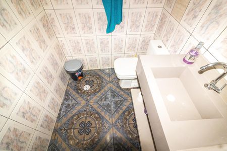 Casa à venda com 64m², 4 quartos e sem vaga Casa à venda com 64m², 4 quartos e sem vagaBanheiro