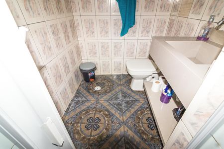 Casa à venda com 64m², 4 quartos e sem vaga Casa à venda com 64m², 4 quartos e sem vagaBanheiro
