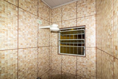 Casa à venda com 64m², 4 quartos e sem vaga Casa à venda com 64m², 4 quartos e sem vagaBanheiro da Suíte