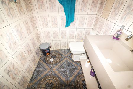 Casa à venda com 64m², 4 quartos e sem vaga Casa à venda com 64m², 4 quartos e sem vagaBanheiro