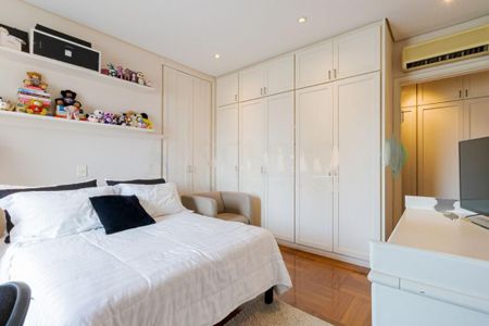 Apartamento à venda com 303m², 3 quartos e 3 vagas