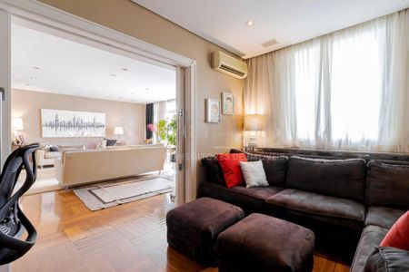 Apartamento à venda com 303m², 3 quartos e 3 vagas