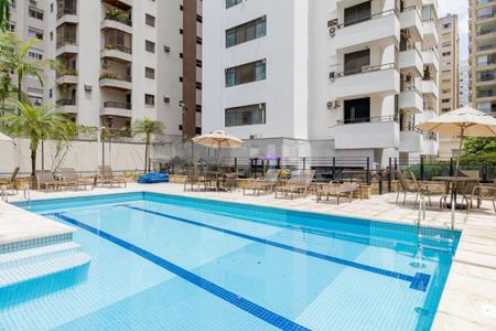 Apartamento à venda com 303m², 3 quartos e 3 vagas