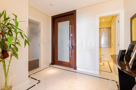 Apartamento à venda com 303m², 3 quartos e 3 vagas