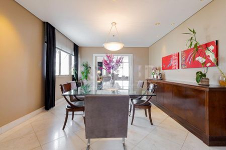 Apartamento à venda com 303m², 3 quartos e 3 vagas
