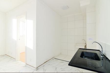 Apartamento para alugar com 34m², 2 quartos e sem vagaCozinha e Área de Serviço