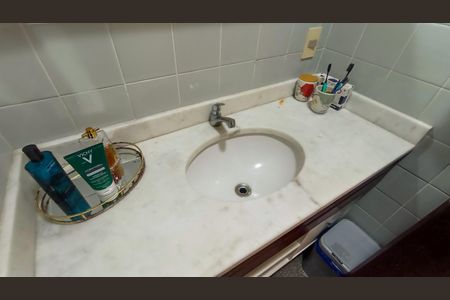 Lavabo de apartamento para alugar com 3 quartos, 110m² em Jardim Botânico, Porto Alegre