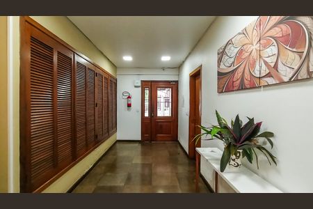 Apartamento para alugar com 110m², 3 quartos e 1 vaga Apartamento para alugar com 110m², 3 quartos e 1 vagaHall do predio