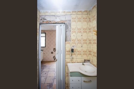 Casa à venda com 120m², 6 quartos e 2 vagasBanheiro Casa 1