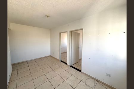 Sala de apartamento para alugar com 2 quartos, 48m² em Jardim Fanganiello, Ferraz de Vasconcelos