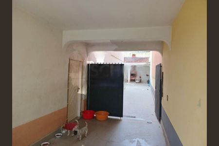 Casa à venda com 4 quartos, 190m² em Jardim Teresa, São Paulo