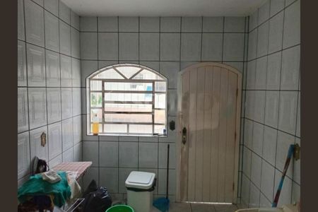 Casa à venda com 4 quartos, 190m² em Jardim Teresa, São Paulo