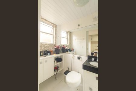 Apartamento à venda com 137m², 3 quartos e 2 vagas Apartamento à venda com 137m², 3 quartos e 2 vagasBanheiro da Suite