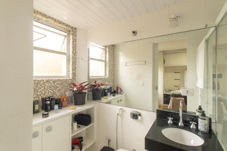 Apartamento à venda com 137m², 3 quartos e 2 vagas Apartamento à venda com 137m², 3 quartos e 2 vagasBanheiro da Suite