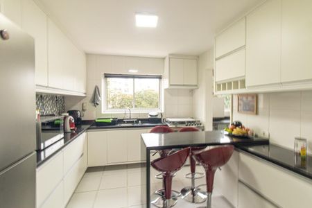 Apartamento à venda com 137m², 3 quartos e 2 vagas Apartamento à venda com 137m², 3 quartos e 2 vagasCozinha