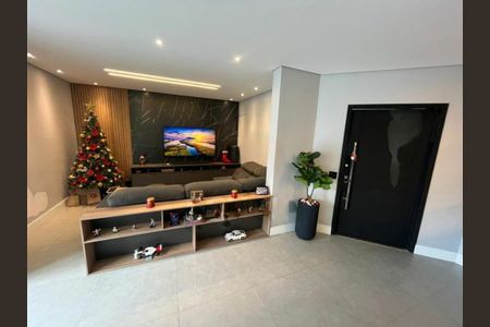 Casa à venda com 3 quartos, 180m² em Jardim Santa Helena, São Paulo