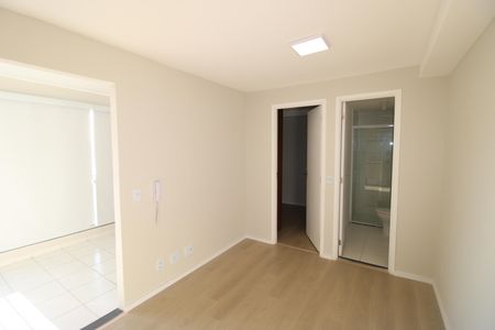 Sala / Cozinha de apartamento para alugar com 1 quarto, 31m² em Vila Curuçá Velha, São Paulo