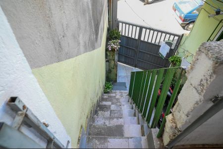 Studio para alugar com 40m², 1 quarto e sem vaga Studio para alugar com 40m², 1 quarto e sem vagaEscada de Entrada
