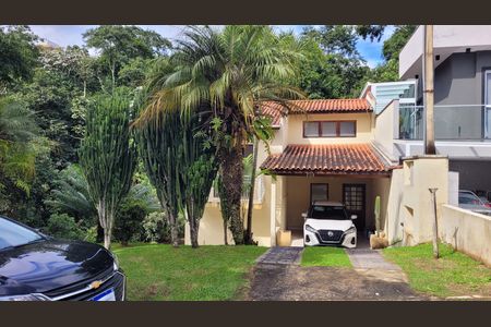Casa de condomínio para alugar com 145m², 3 quartos e 2 vagas