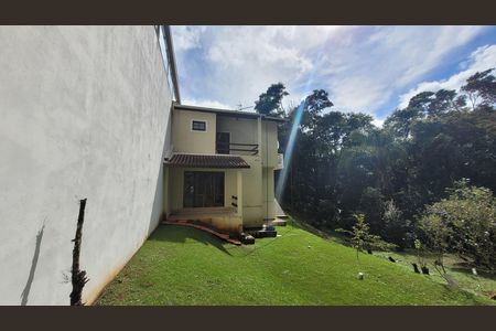 Casa de condomínio para alugar com 145m², 3 quartos e 2 vagas Casa de condomínio para alugar com 145m², 3 quartos e 2 vagasQuintal