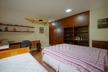 Casa à venda com 399m², 3 quartos e 4 vagas