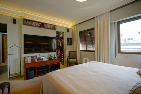 Apartamento à venda com 244m², 4 quartos e 3 vagas