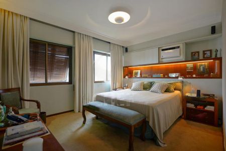 Apartamento à venda com 244m², 4 quartos e 3 vagas