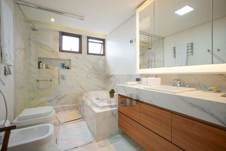 Apartamento à venda com 244m², 4 quartos e 3 vagas