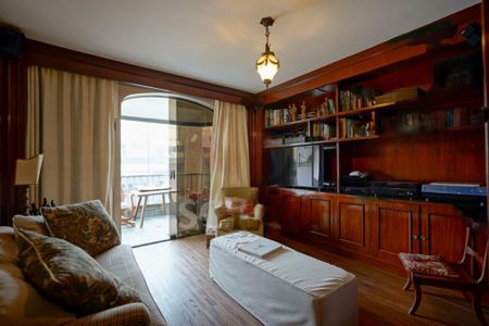 Apartamento à venda com 244m², 4 quartos e 3 vagas