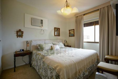 Apartamento à venda com 244m², 4 quartos e 3 vagas