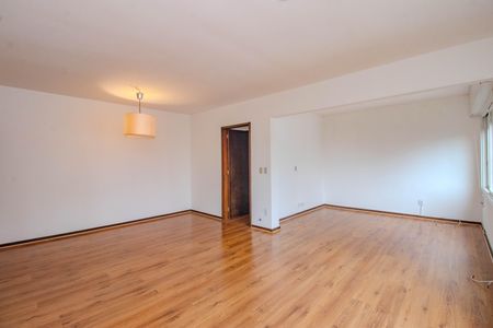 Sala de apartamento à venda com 2 quartos, 100m² em Independência, Porto Alegre