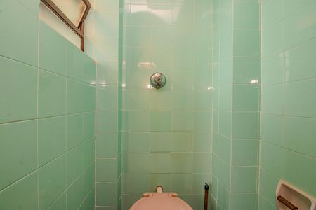 Apartamento à venda com 100m², 2 quartos e 1 vaga Apartamento à venda com 100m², 2 quartos e 1 vagaBanheiro de serviço
