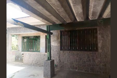 Casa à venda com 3 quartos, 150m² em Rio Bonito, São Paulo