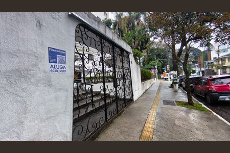 Apartamento para alugar com 112m², 3 quartos e 1 vaga Apartamento para alugar com 112m², 3 quartos e 1 vagaFachada + Plaquinha