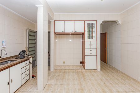 Casa à venda com 150m², 2 quartos e 2 vagas Casa à venda com 150m², 2 quartos e 2 vagasCozinha