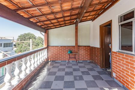 Casa à venda com 150m², 2 quartos e 2 vagas Casa à venda com 150m², 2 quartos e 2 vagasVaranda